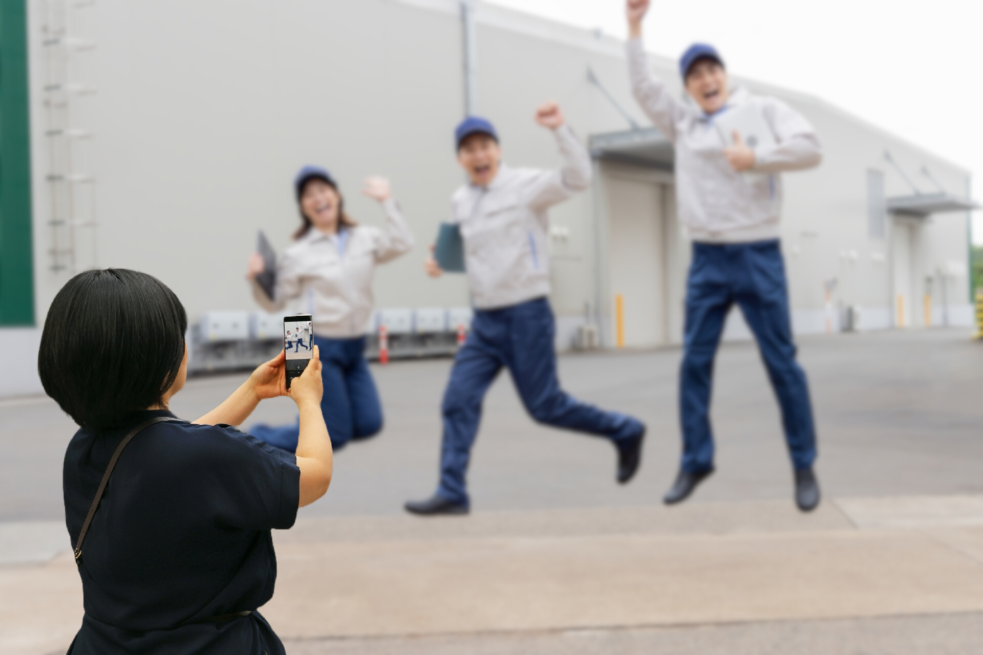 「中の人」を見せて応募を増やす！スマホ1台から始める採用SNSのコツとは